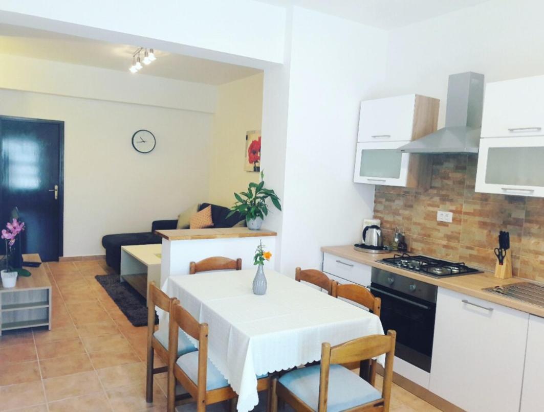 Apartment Nena Near The City Center With Free Parking プーラ エクステリア 写真