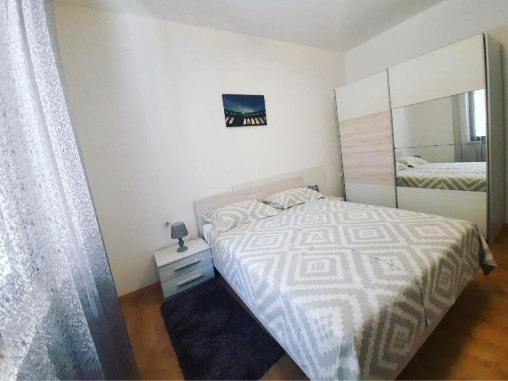 Apartment Nena Near The City Center With Free Parking プーラ エクステリア 写真