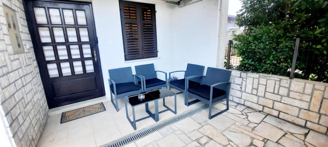 Apartment Nena Near The City Center With Free Parking プーラ エクステリア 写真